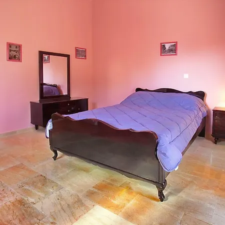 Darmani Spyros Lägenhet *