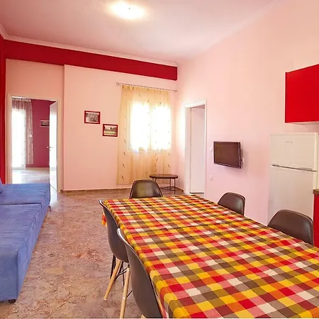 Darmani Spyros شقة *