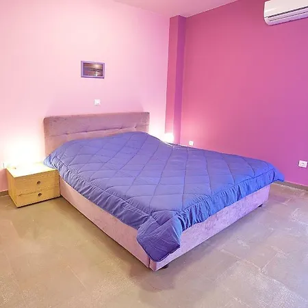 Darmani Spyros شقة *